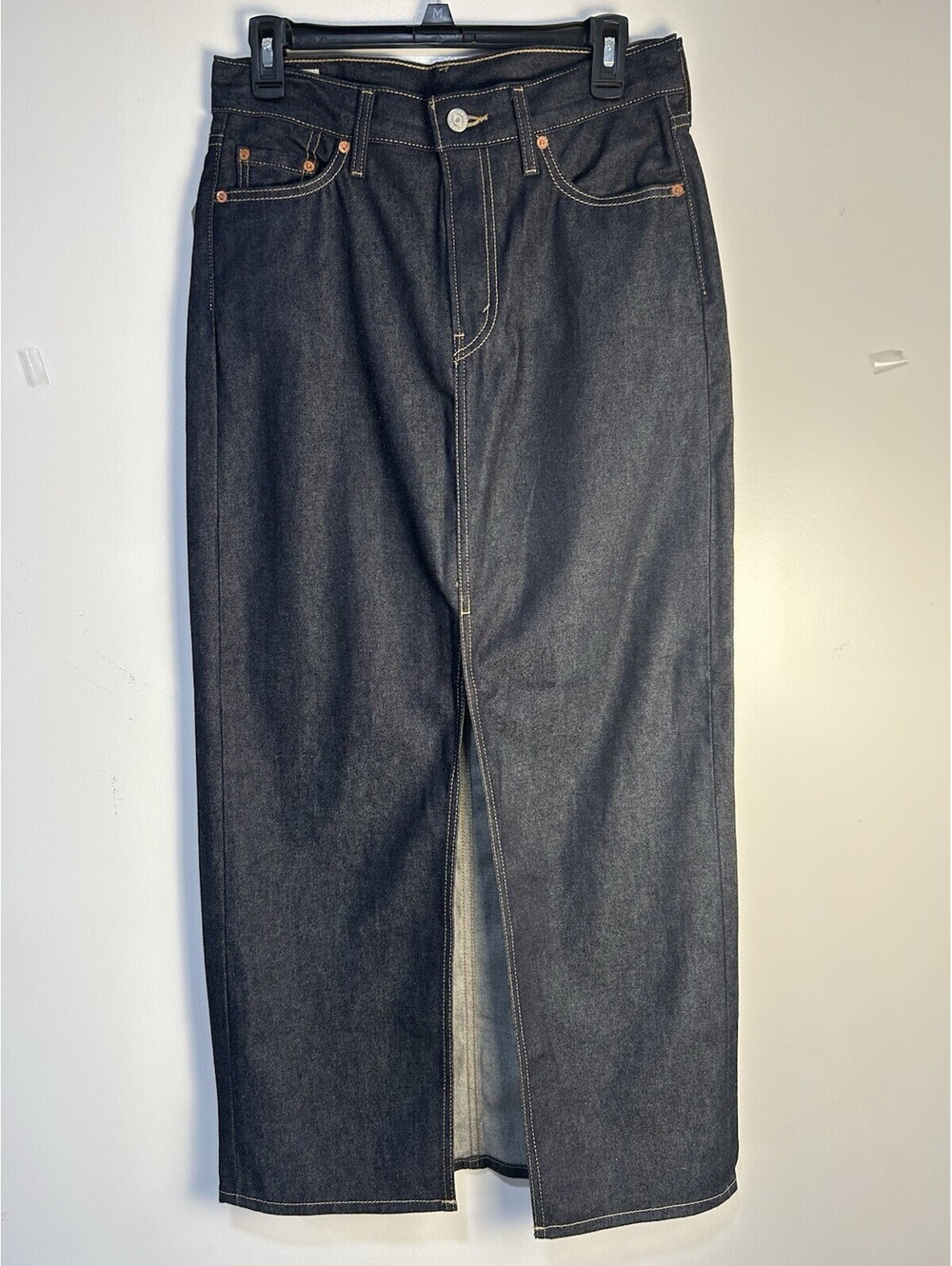 Levi's Women's Dark Wash Denim skirt